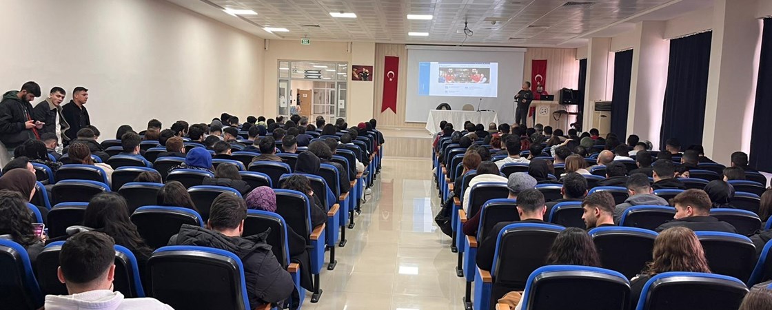 TOGÜ Turhal Yerleşkesi'nde TEKNOFEST ve Yarışmalar Koordinatörlüğü Tanıtım Etkinliği Gerçekleştirildi!